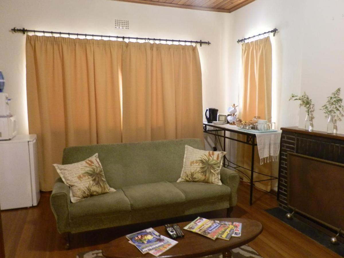 10 On Fairview B&B พาร์ล ภายนอก รูปภาพ