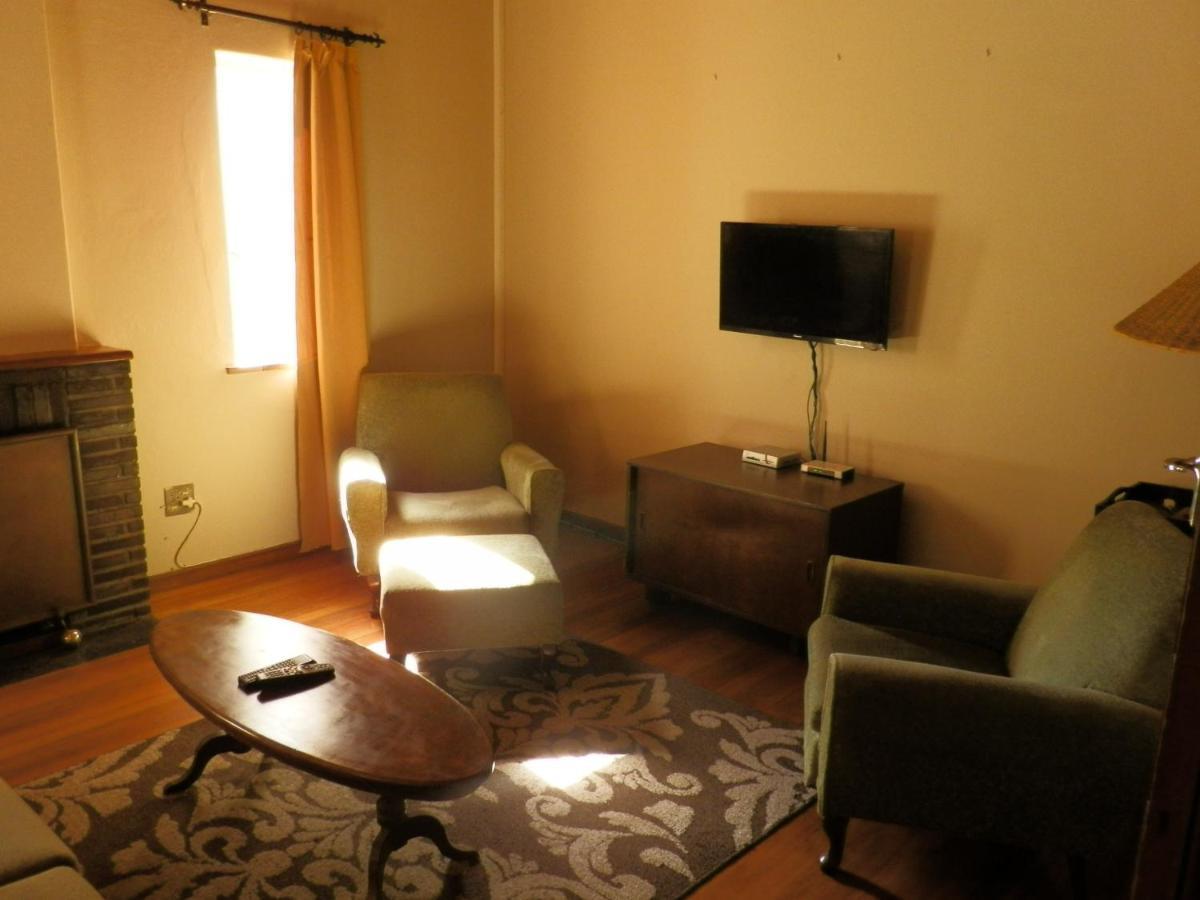 10 On Fairview B&B พาร์ล ภายนอก รูปภาพ